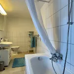 Mit 4 Schlafzimmern, Dachterrasse Und Flussblick Appartement *