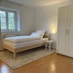 Mit 4 Schlafzimmern, Dachterrasse Und Flussblick *
