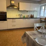 Mit 4 Schlafzimmern, Dachterrasse Und Flussblick Ühlingen-Birkendorf