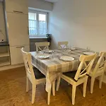 Mit 4 Schlafzimmern, Dachterrasse Und Flussblick Appartement *