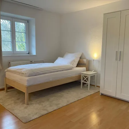 Mit 3 Schlafzimmern, Dachterrasse Und Flussblick *