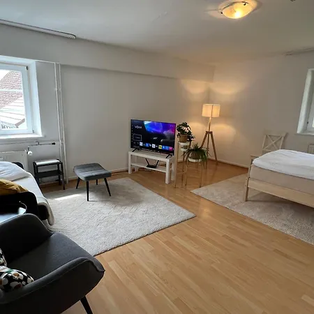 Mit 4 Schlafzimmern, Dachterrasse Und Flussblick *